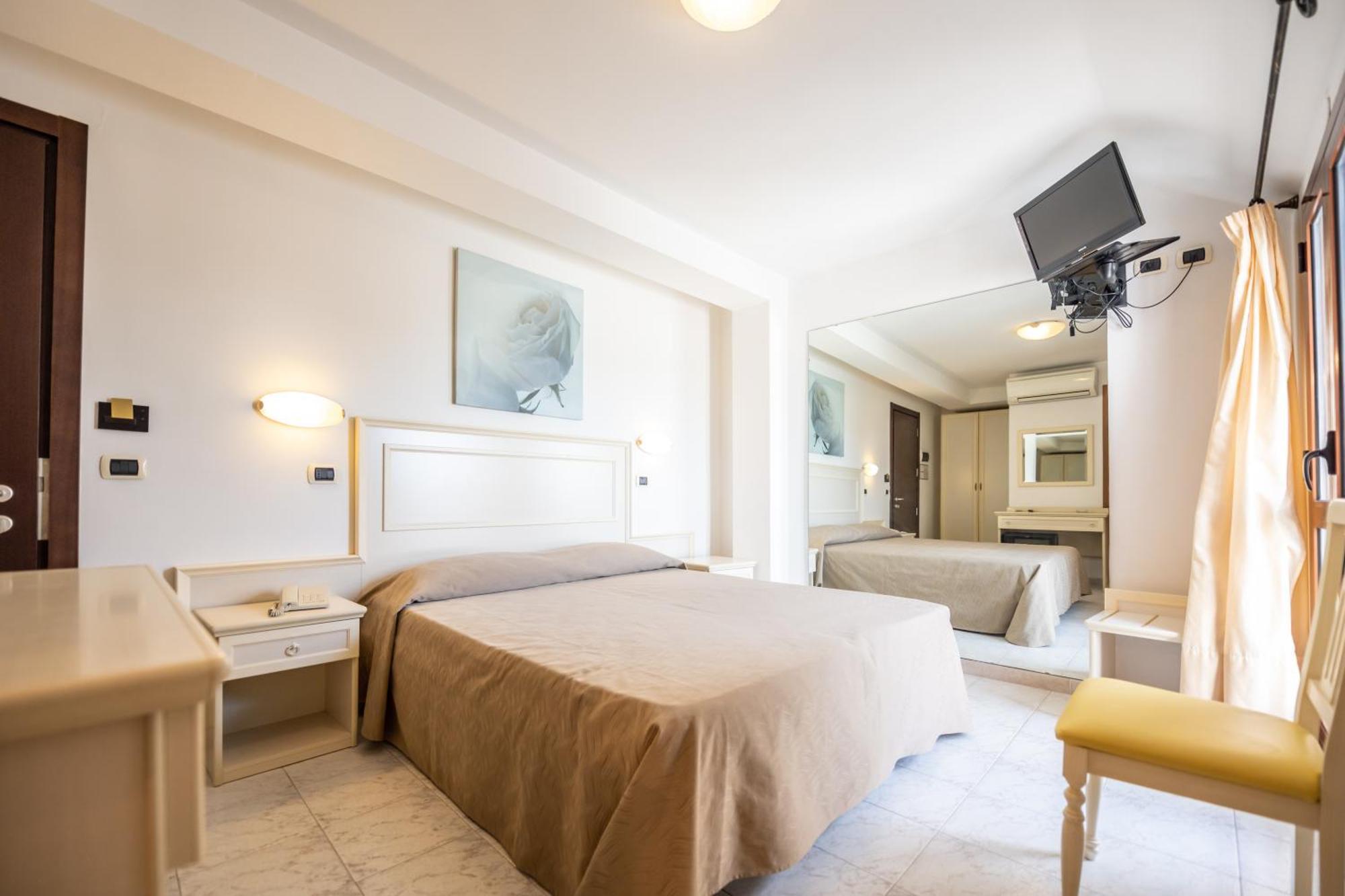 Hotel Florence San Benedetto del Tronto Exterior photo