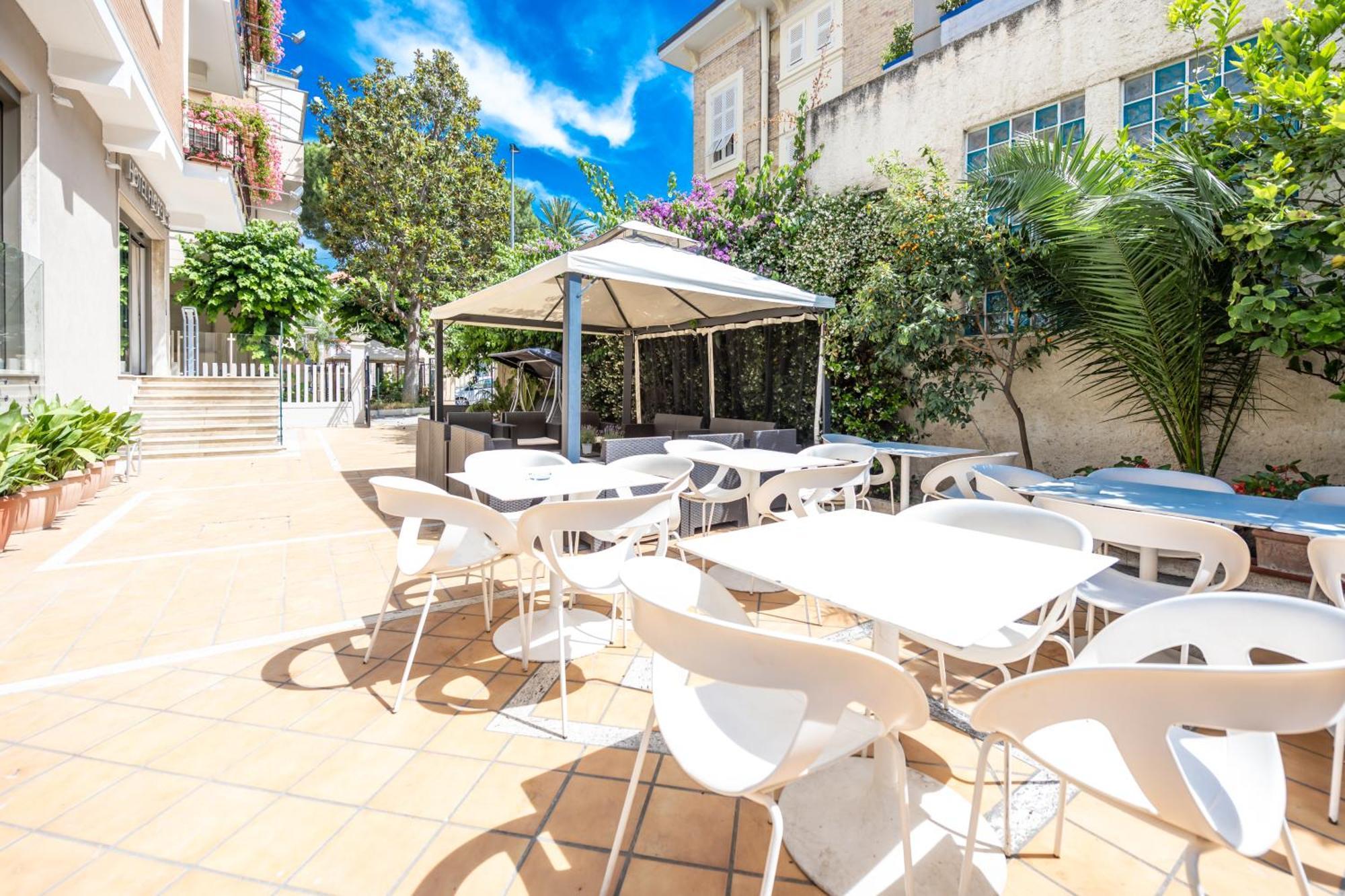 Hotel Florence San Benedetto del Tronto Exterior photo