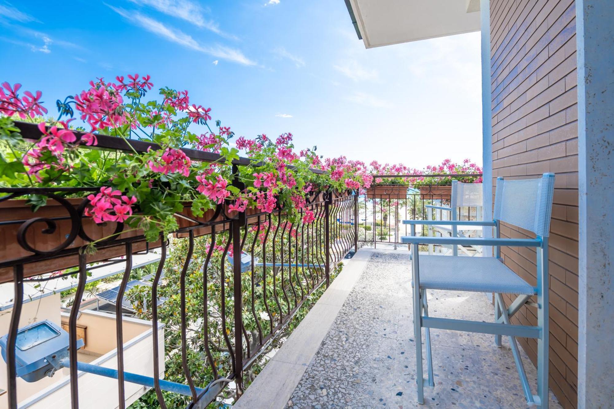 Hotel Florence San Benedetto del Tronto Exterior photo