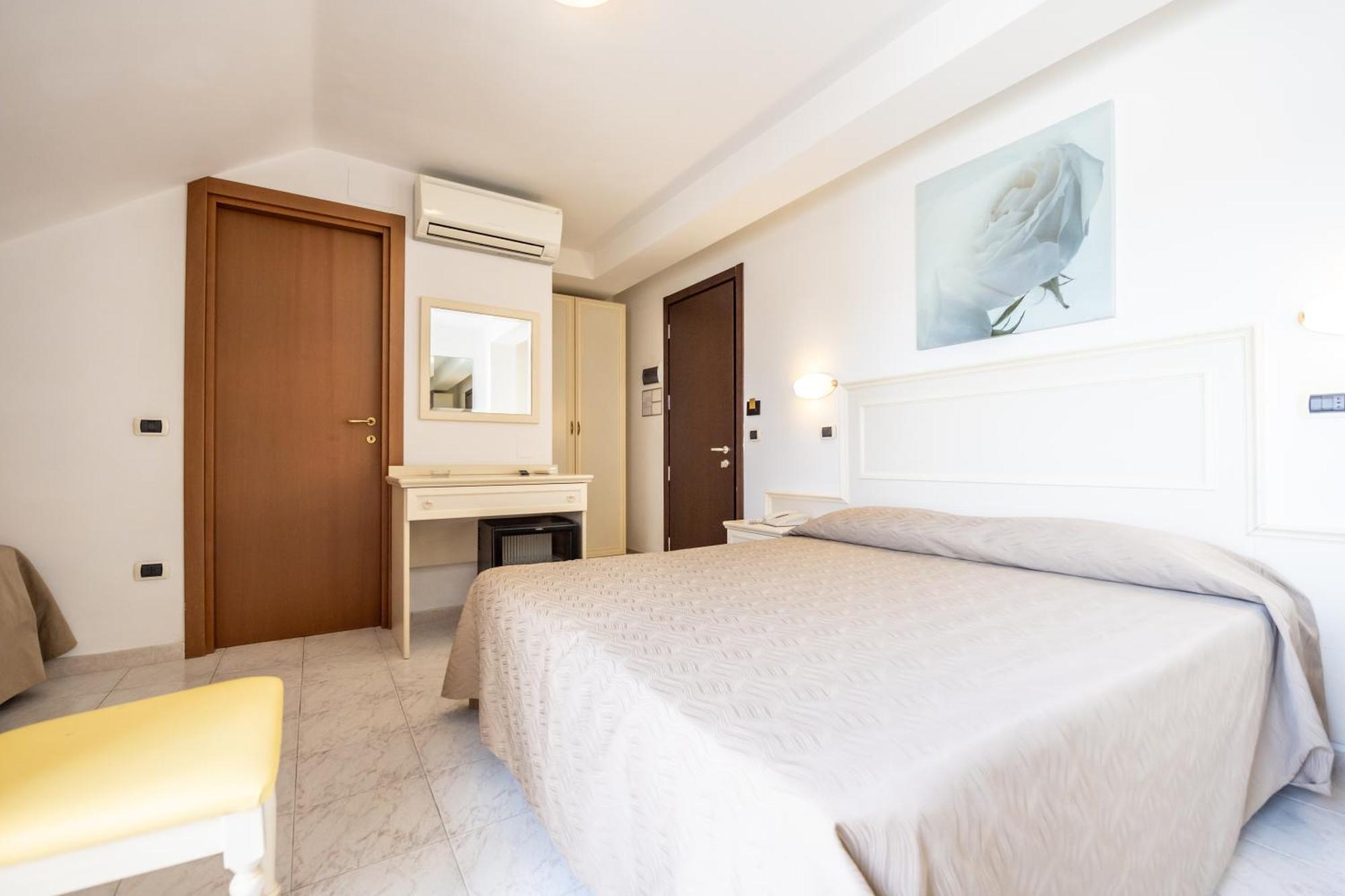 Hotel Florence San Benedetto del Tronto Exterior photo